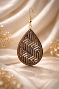 Drewniane kolczyki Łezka | Model 08 – drewno orzechowe, styl boho